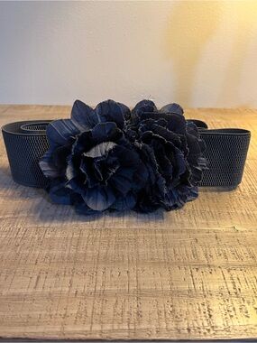 Plus Size 3x Navy Floral Elastic Waist Belt w/Dramatic Double Fabric Flowers